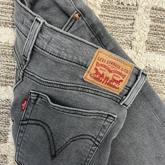 Levi's® Premium WEDGIE STRAIGHT FIT WOMEN'S JEANS size 29 - Picture 4 of 6